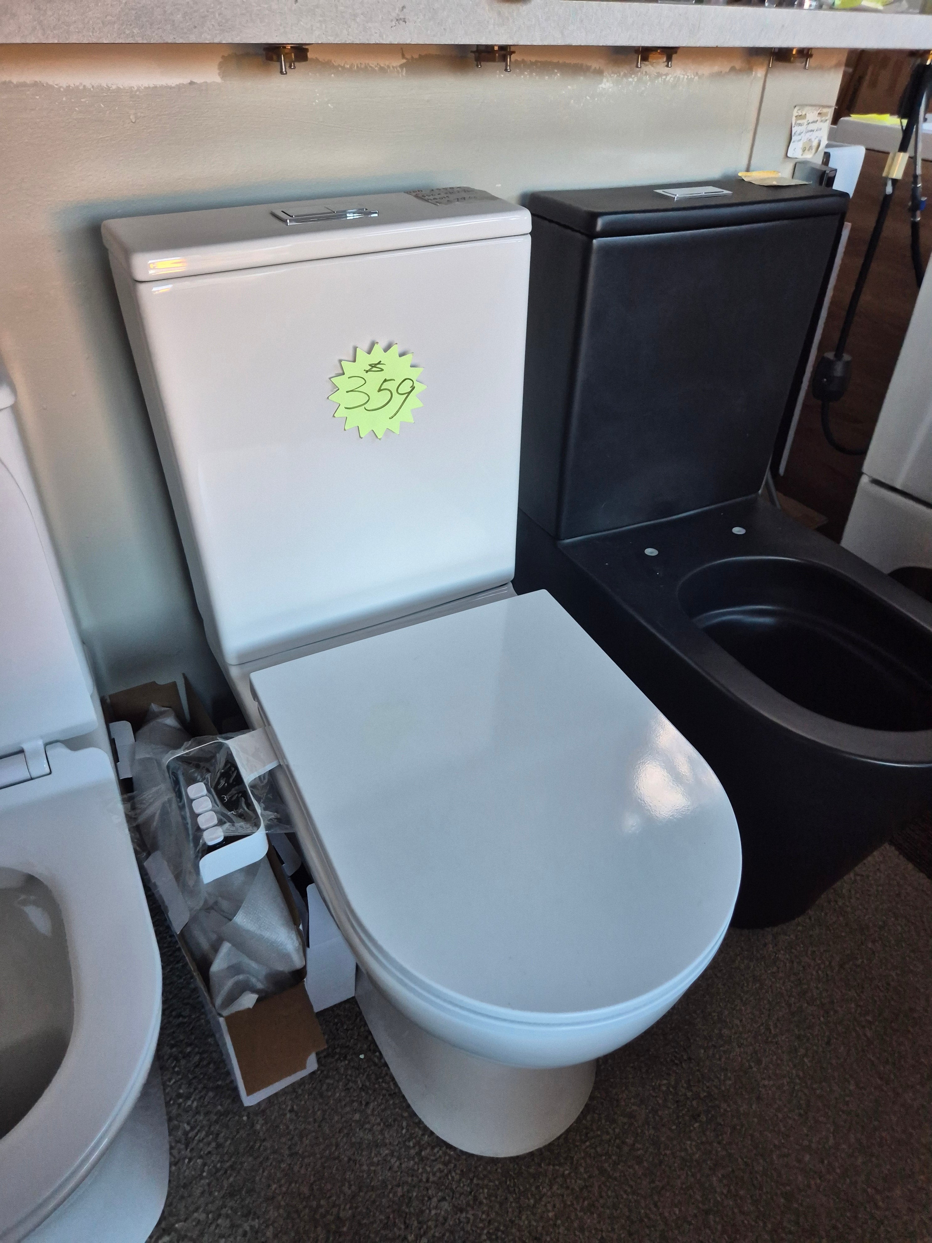 RImless Toilet White 440mm Tall