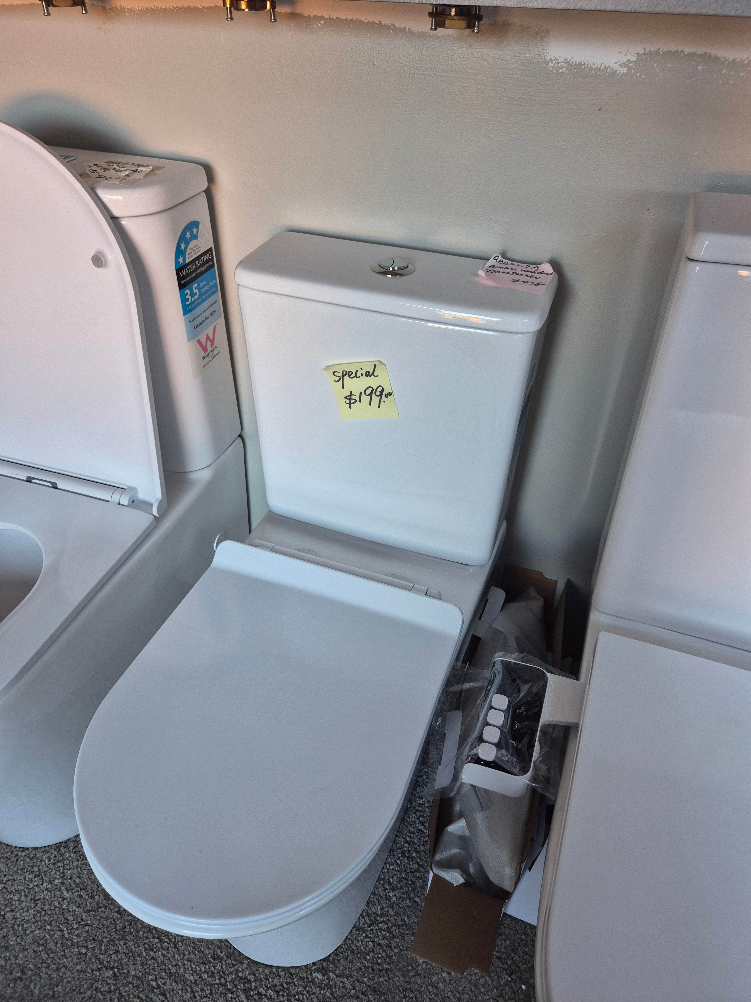 Low Profile Rimless Toilet